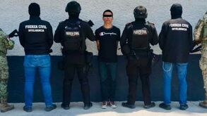 elementos federales y estatales ubicaron a un joven de 25 años con orden de aprehensión por portación de armas exclusivas del Ejército.