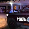 Policía Municipal atendiendo el reporte de un sacerdote asesinado en Guaymas, Sonora.