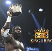 Oba Femi levantando la corona del Rey del Ring 2026.