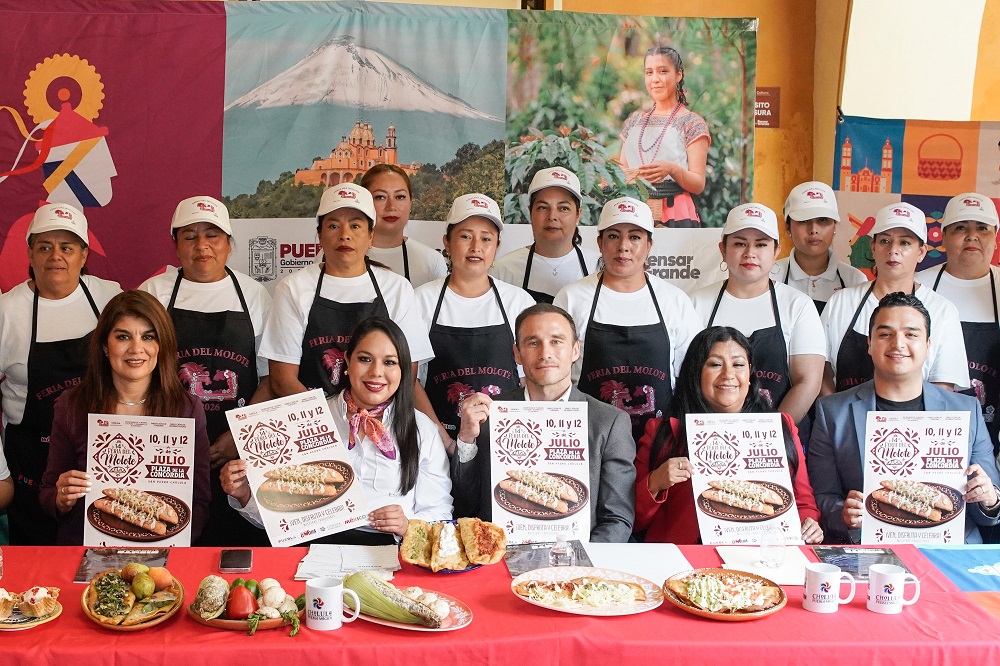 Expositoras presentan la Feria del Molote 2026 en San Pedro Cholula.