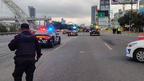 Movilización por muerte en avenida Morones Prieto en Monterrey.