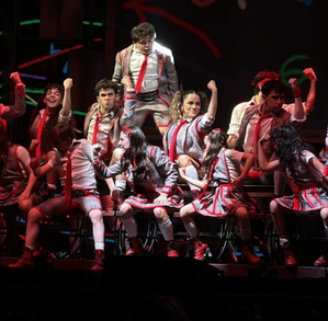 ¡Un regreso mágico! Matilda: El Musical conquistó al Auditorio Citibanamex en Monterrey con Lara Campos y Jaime Camil como Tronchatoro. Descubre los detalles.