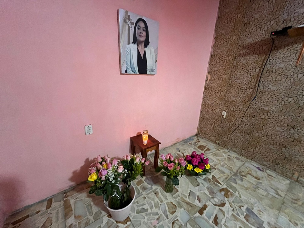Altar en honor a la periodista Roxana Guzmán en Veracruz.