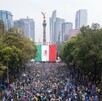 Toma aérea en el Ángel de la Independencia de capitalinos reunidos para ver los partidos de la Selección Mexicana.
