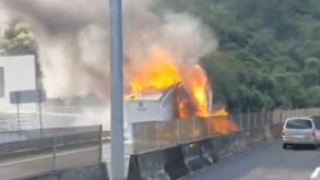 Incendio de tráiler autopista México-Tuxpan