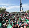 Aficionados en el Fan Fest de Monterrey antes del partido de la Selección Mexicana frente a Inglaterra.