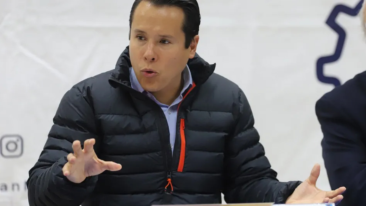 El alcalde de San Nicolás, Daniel Carrillo, denunció que el Gobierno de Nuevo León adeuda 100 millones de pesos al municipio.