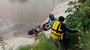 cuerpos de emergencia localizaron la mañana de este martes el cuerpo sin vida de un hombre que fue arrastrado por la corriente en el canal Coria.