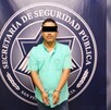 El sospechoso se transportaba en un vehículo Nissan, modelo V Drive.