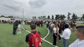 Alcaldesa Nena Farías inaugura tres canchas de fútbol 7 en El Salto.