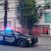 elementos de la policia de Monterrey acuden ante el robo de caja fuerte en laboratorio