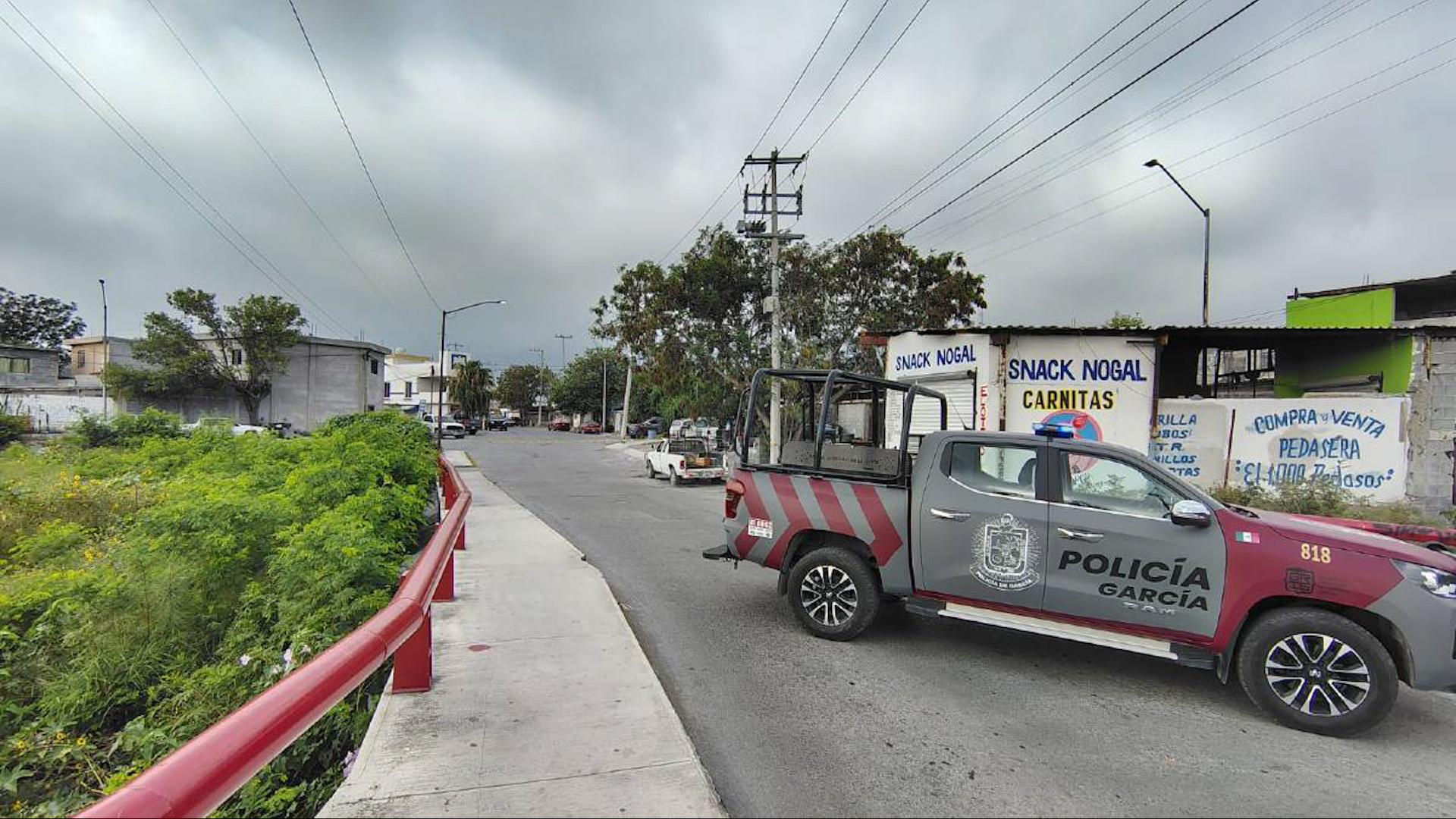 Sospechoso de 25-30 años se atrincheró en García tras disparar contra policías. Operativo de 4 horas con Fuerza Civil, Guardia Nacional y Defensa. Capturado.