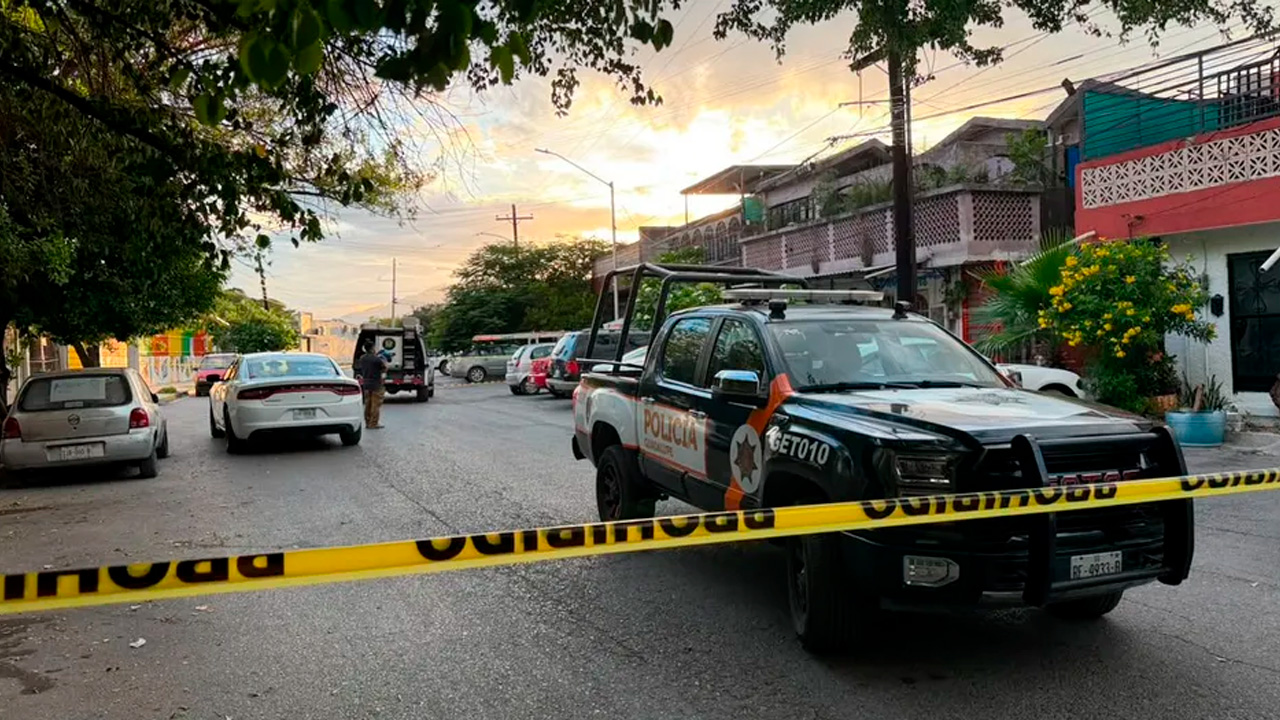 Un adolescente de 14 años murió tras ser atacado con un arma blanca durante un presunto intento de asalto en la colonia Infonavit La Joya Segundo Sector.