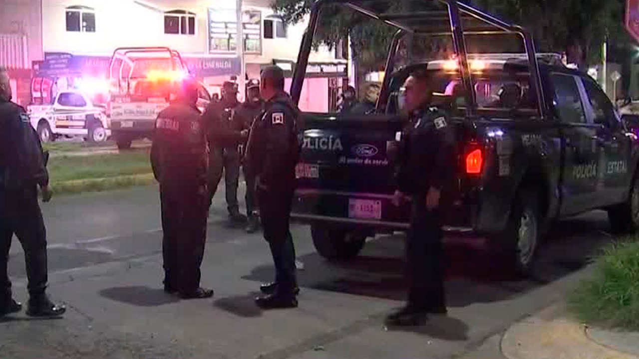 Un hombre fue asesinado a balazos mientras conducía sobre la avenida Simón Bolívar, en Ecatepec.
