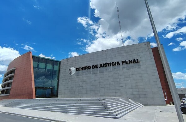 Un juez vinculó a proceso a la exalcaldesa Tania Flores por peculado y ejercicio abusivo de funciones. Dictan 6 meses de investigación en prisión.
