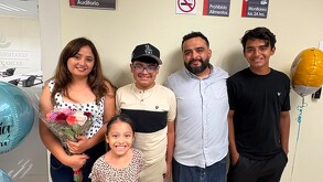 La familia recibió el apoyo de varias personas, logrando que su hijo saliera adelante.