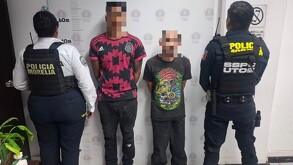 Una foto de los dos masculinos detenidos y la Policía de Morelia