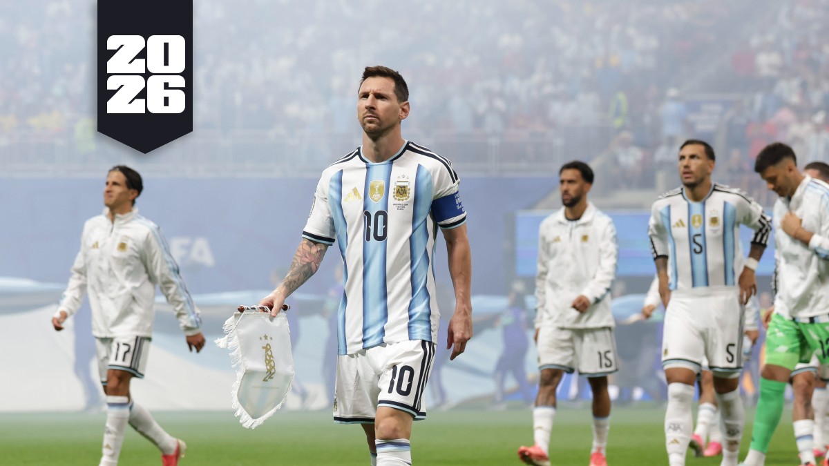 Lionel Messi caminando previo a un partido en el Mundial 2026 con Argentina.