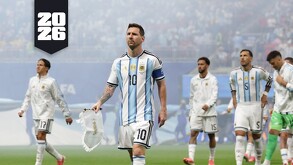 Lionel Messi caminando previo a un partido en el Mundial 2026 con Argentina.