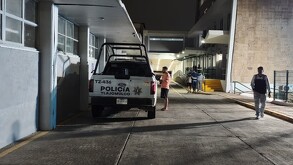 Un conductor de servicio de transporte fue atacado con un arma blanca en la Carretera al Zapote. El agresor huyó y la víctima ya está en el IMSS.