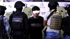 Cámaras del C5 y drones de la Secretaría de Seguridad de Jalisco detectaron a un hombre trasladando un cuerpo en un carrito de supermercado en Chulavista.