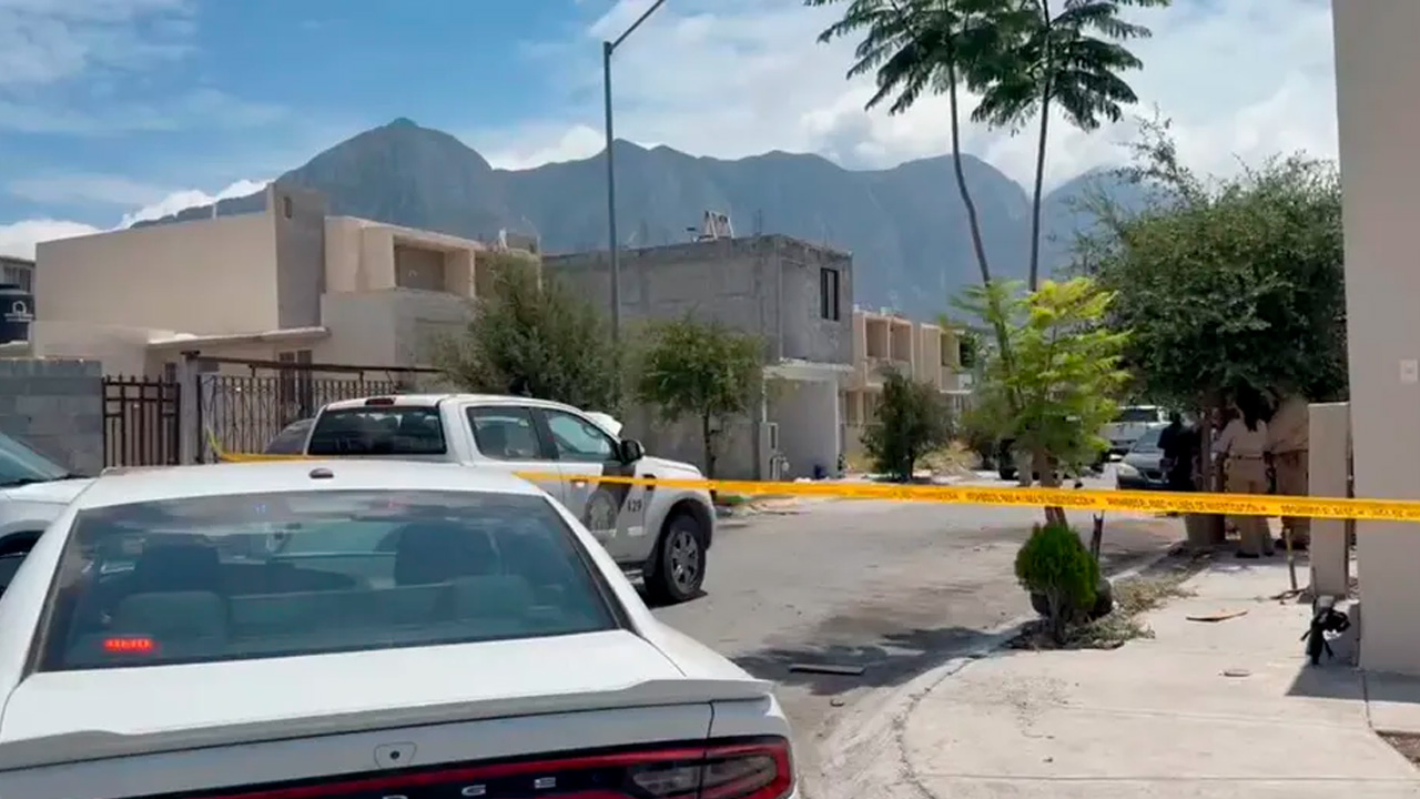 La Fiscalía Antisecuestro de Nuevo León realizó un cateo en una vivienda de la colonia Portales de Lincoln, en García.