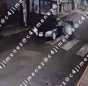 Revelan video del asesinato de 'El Pelos', expolicía atacado en Iztapalapa.