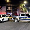 Patrulla de la Policía de Guadalajara al exterior del centro nocturno Tapanko Oriente en Guadalajara acordonado por una cinta policiaca