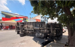 Camión volcado
