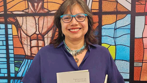 Brenda Ríos analiza el papel del traductor literario frente al avance de la Inteligencia Artificial. Conoce los retos de adaptar emociones y la esencia.