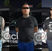 Tres empleados de un centro de rehabilitación fueron detenidos en el centro de Monterrey tras intentar privar de la libertad a un joven de 24 años por error. Co