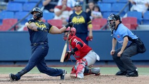 Los Toros de Tijuana remontaron en la octava entrada para vencer 4-2 a Sultanes de Monterrey y completar la barrida en el Walmart Park.