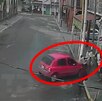 Una mujer identificada como Cristina fue atropellada por un auto mientras vendía tamales en Ecatepec.