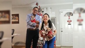 Víctor con su esposa