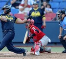 Los Toros de Tijuana remontaron en la octava entrada para vencer 4-2 a Sultanes de Monterrey y completar la barrida en el Walmart Park.