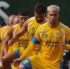 Fernando Gorriarán comandando el entrenamiento de Tigres en la nueva temporada.