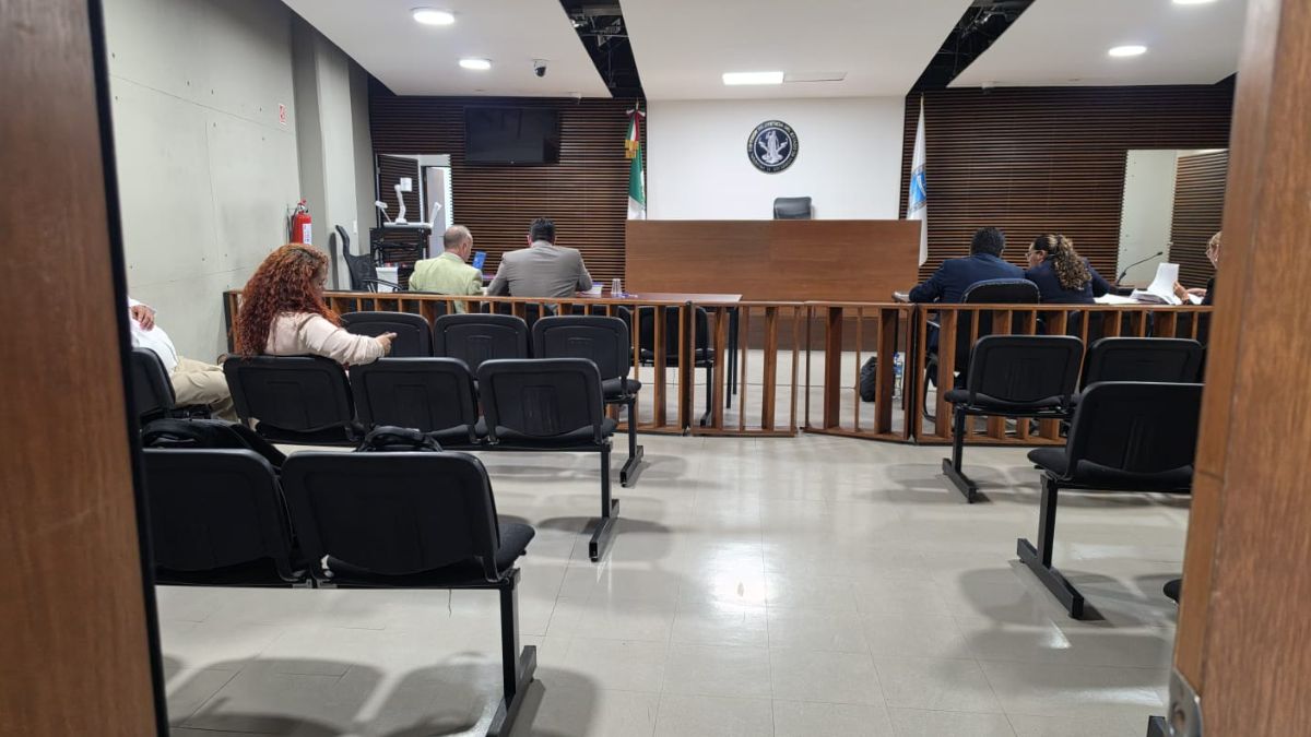 María Felicia da perdón a Víctor Rodríguez Padilla, exdirector Pemex