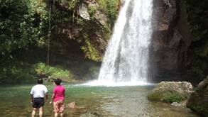 La mujer de la tercera edad y su familia se encontraban en el paraje ecoturístico El Salto en Cuetzalan | Especial: https://turismoencuetzalan.com/