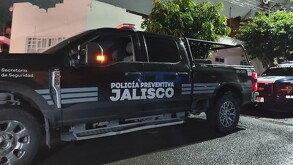 Una fiesta de cumpleaños en la colonia Rancho Nuevo de Guadalajara terminó en una violenta batalla campal con machetes y botellas. Conoce el saldo de heridos.