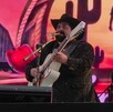 Salomón Robles cantando en Terraza Sultán