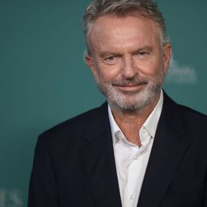 Sam Neill llega al estreno de 