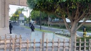 Agentes federales mantienen el resguardo perimetral en las inmediaciones de Santa Fe Residencial / Jesús Zavala