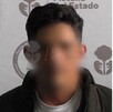 A la izquierda una foto de Iván ‘N’ con la cara censurada con blur durante su detención. A la derecha una foto de Karen Miranda Ayala tomándose una selfie
