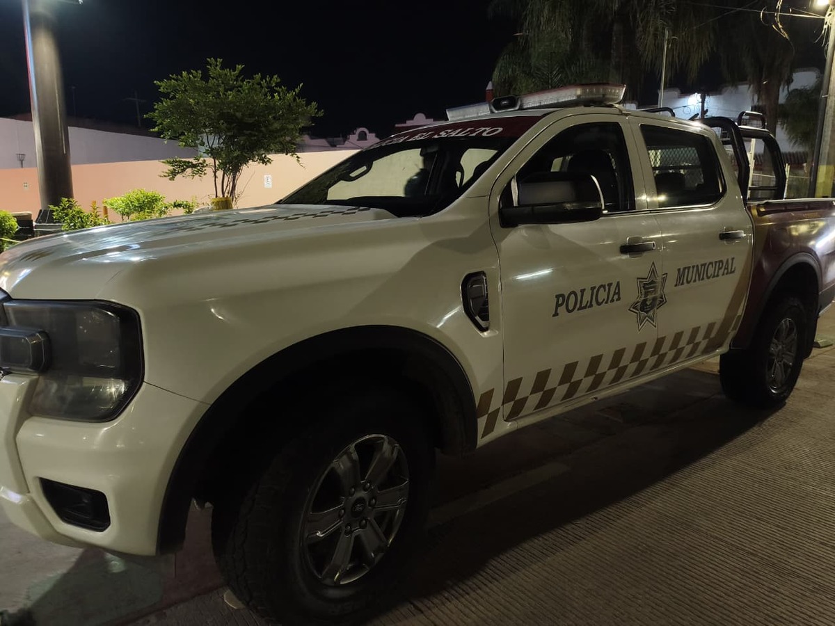Un hombre se debate entre la vida y la muerte tras ser baleado por la espalda en la carretera Guadalajara-Chapala. Conoce los detalles aquí.