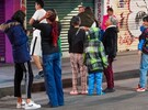 Personas desalojando sus viviendas tras Alerta Sísmica en México.