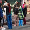 Personas desalojando sus viviendas tras Alerta Sísmica en México.