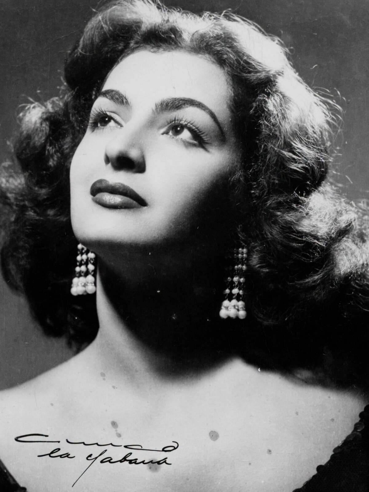 Elsa Aguirre de joven
