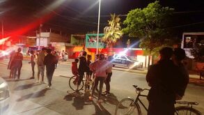 Un hombre murió tras ser atacado a balazos al interior de un domicilio en la colonia El Llano, en San Francisco del Rincón.