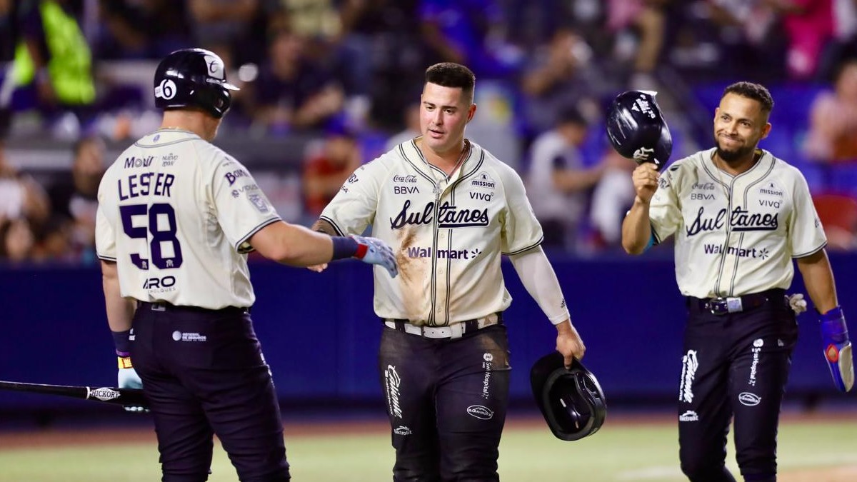 Primer juego de la serie entre Sultanes vs Acereros de Monclova