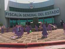 Familiares denuncian que los apoyos tras un feminicidio llegan tarde o incompletos y aseguran desconocer los derechos que les otorga la ley.